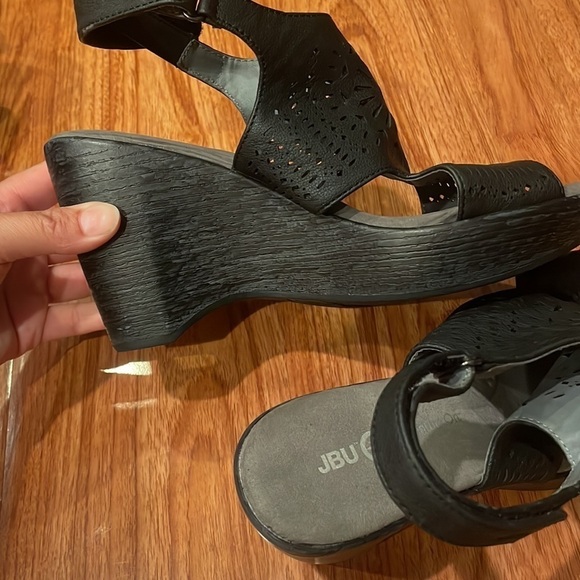 Jbu wedges womens size7.5 black​​​​​​​ - Picture 7 of 8